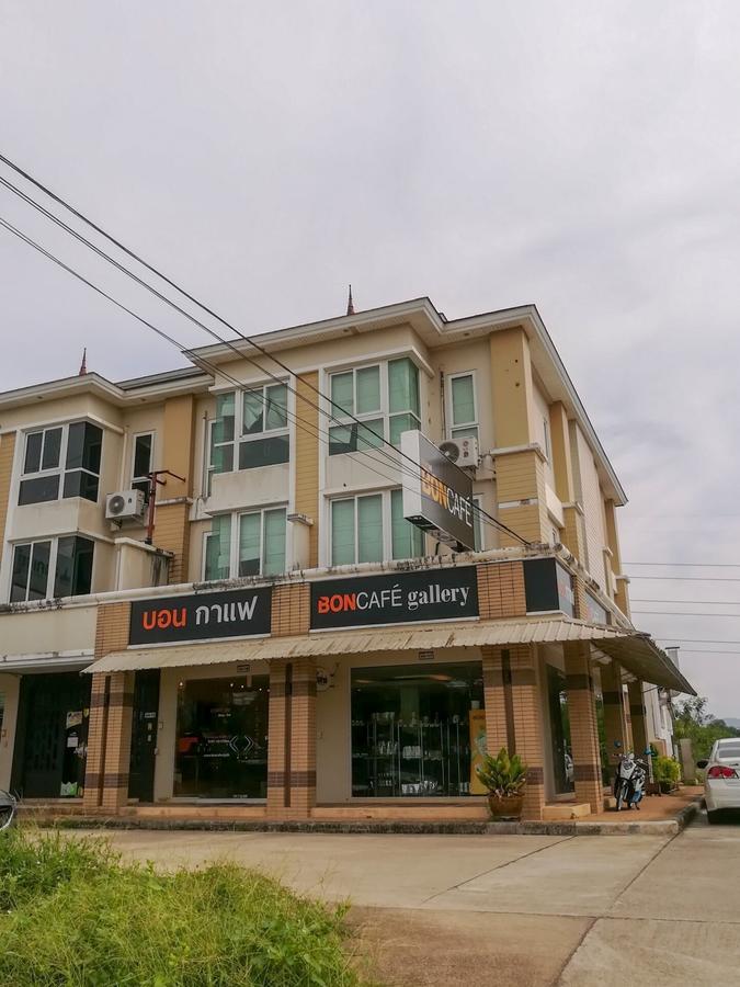 K.m. House Hotel 2*